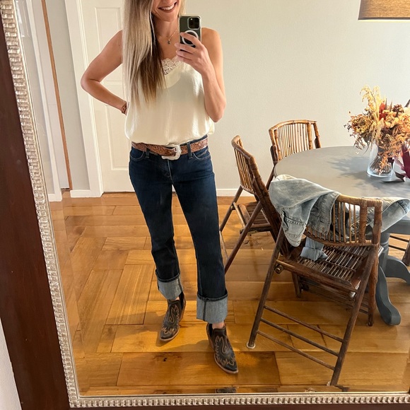 Meet your Posher, Lauren - Picture 4 of 5